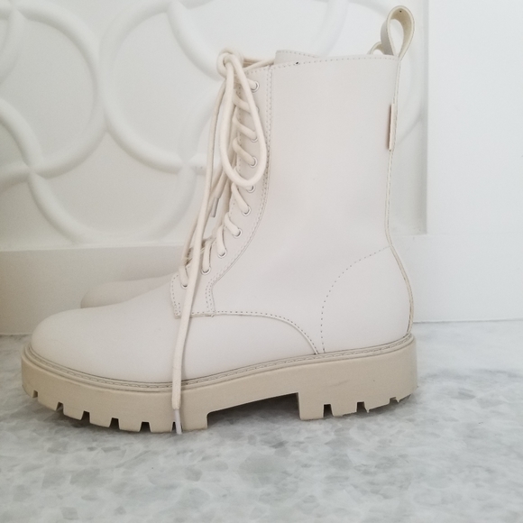 Charles and Keith boots sz 8 - Picture 15 of 15